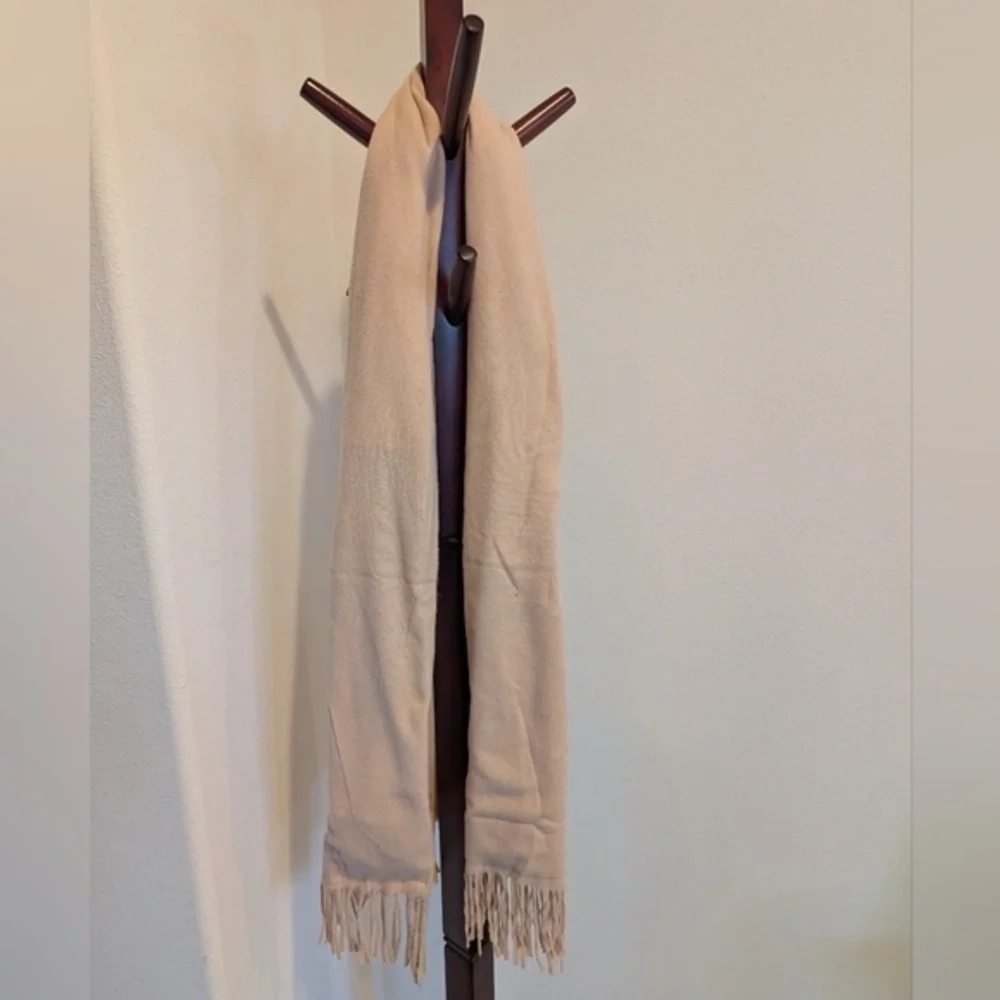 Cashmere Elegant Beige Wrap with Fringe
